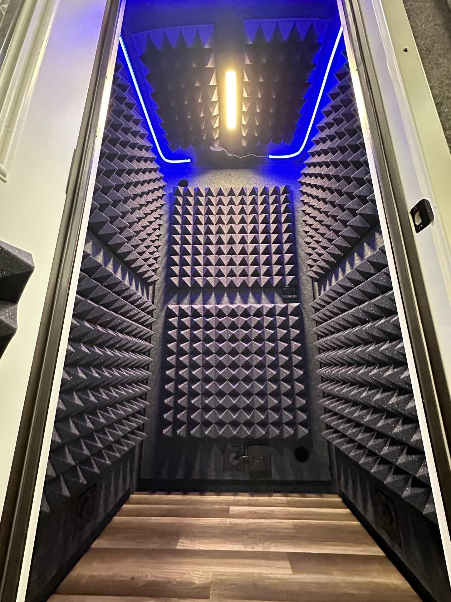 4x4 | Voiceover | Standard